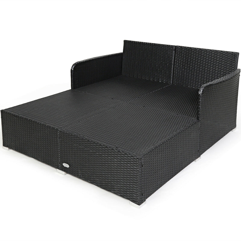 Costway - Spacious Outdoor Rattan Daybed with Upholstered Cushions and Pillows-White